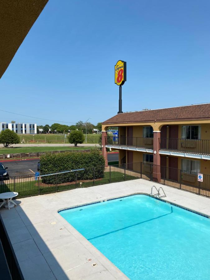 Super 8 By Wyndham Midwest City Ok Eksteriør billede
