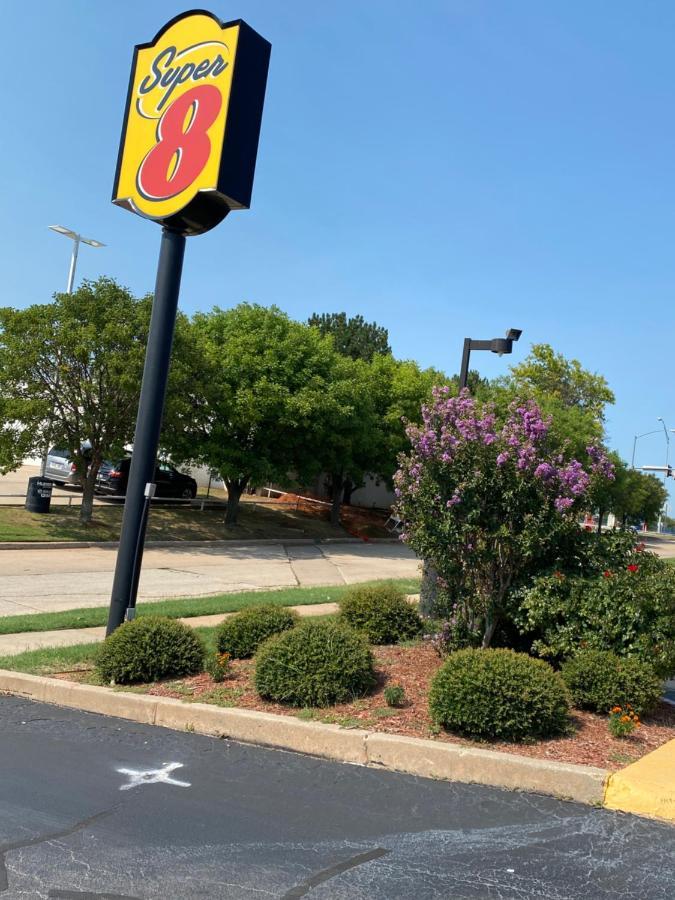 Super 8 By Wyndham Midwest City Ok Eksteriør billede