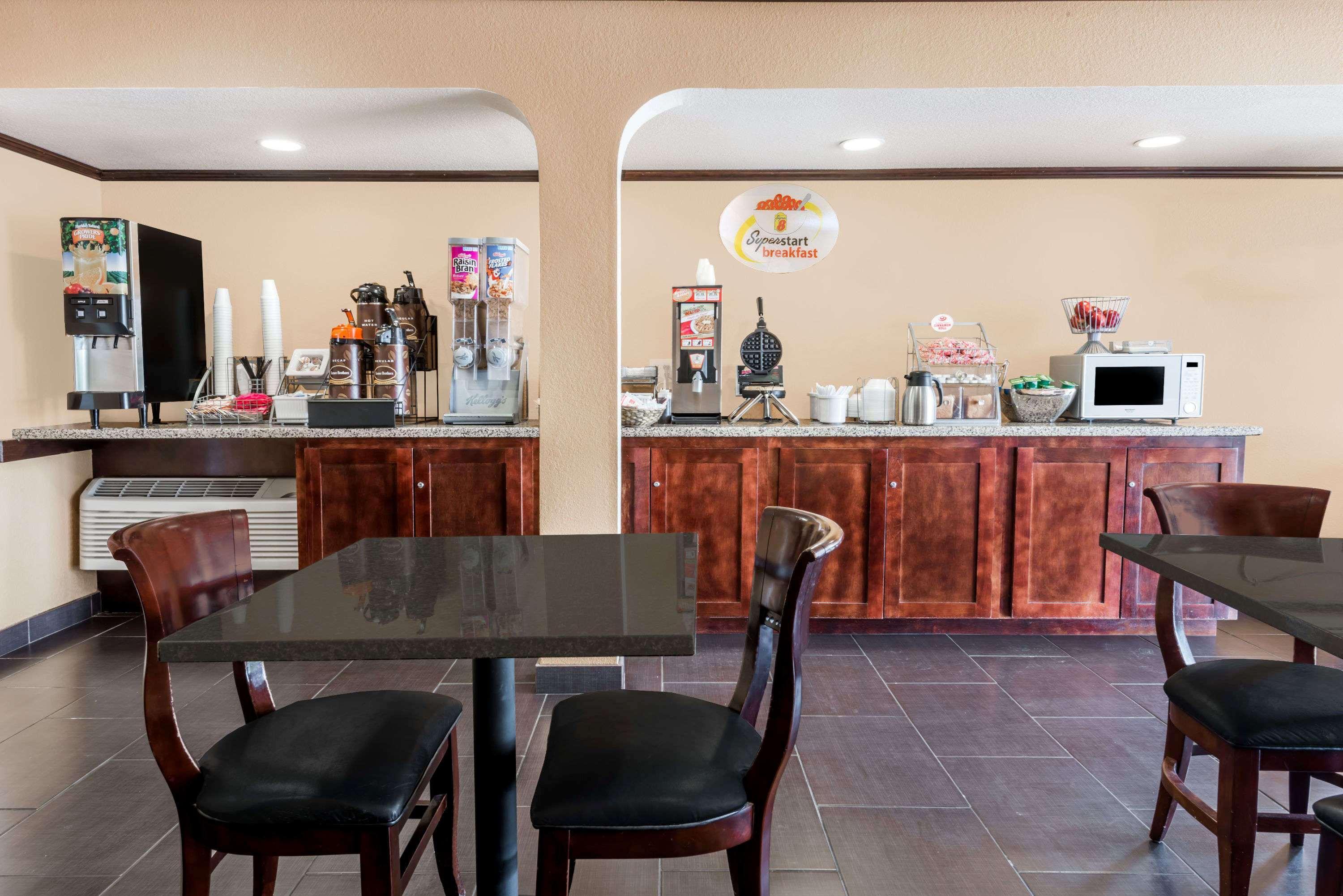 Super 8 By Wyndham Midwest City Ok Eksteriør billede
