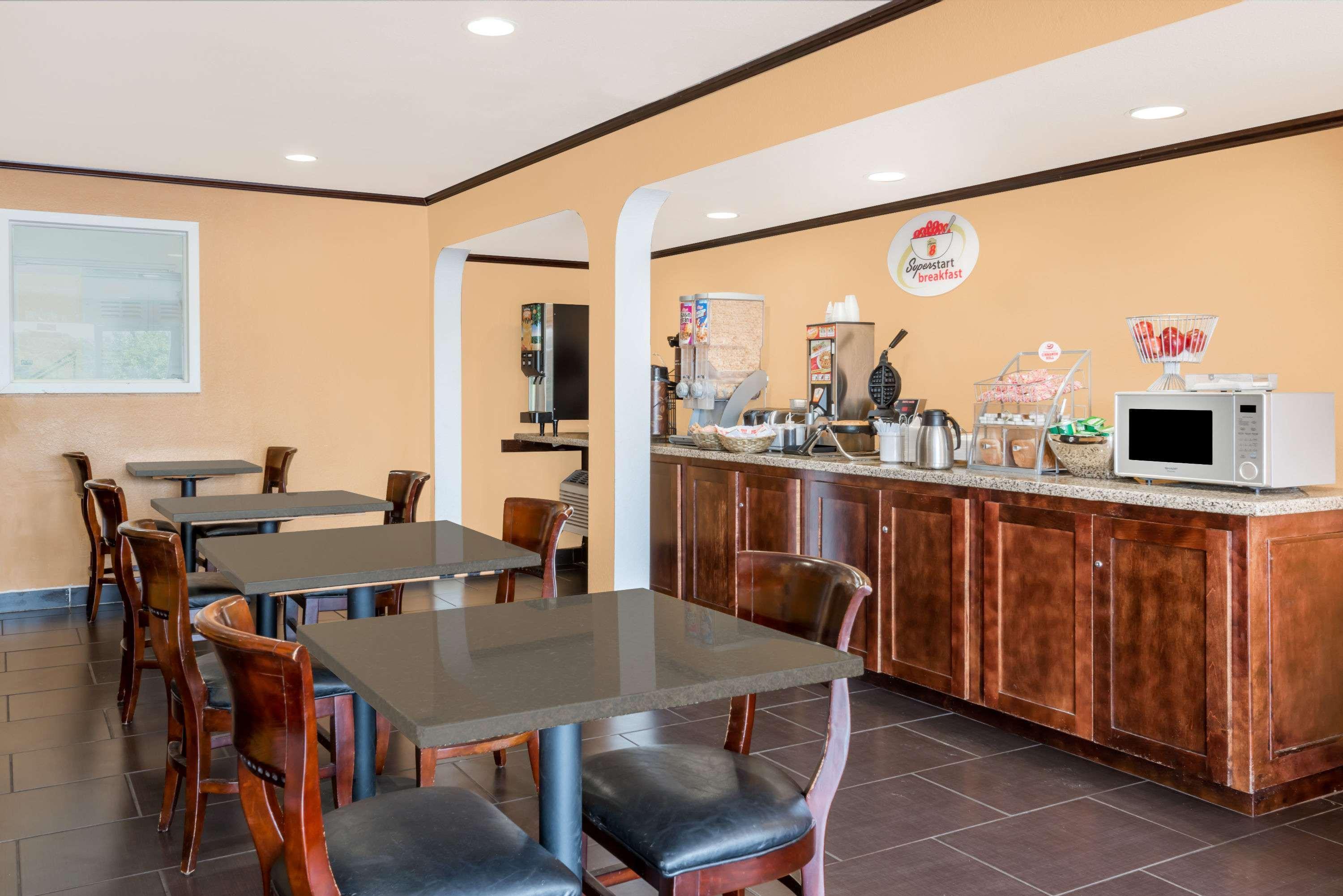 Super 8 By Wyndham Midwest City Ok Eksteriør billede