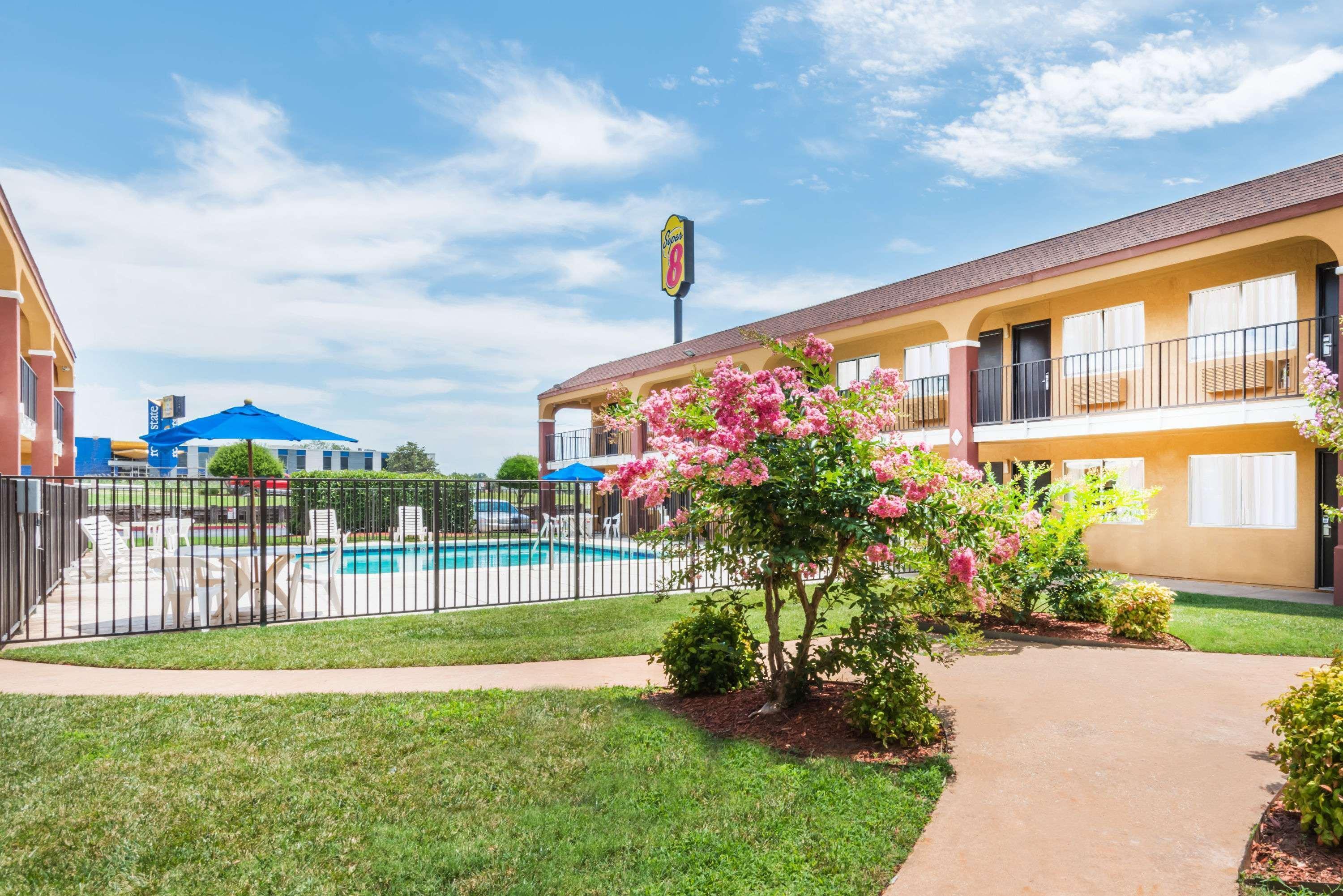 Super 8 By Wyndham Midwest City Ok Eksteriør billede