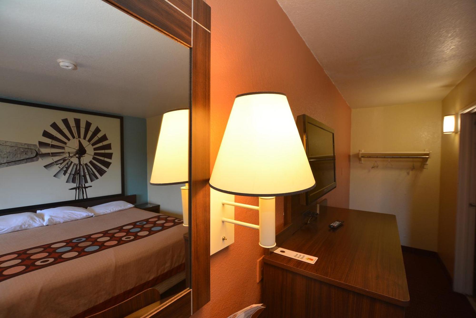 Super 8 By Wyndham Midwest City Ok Værelse billede
