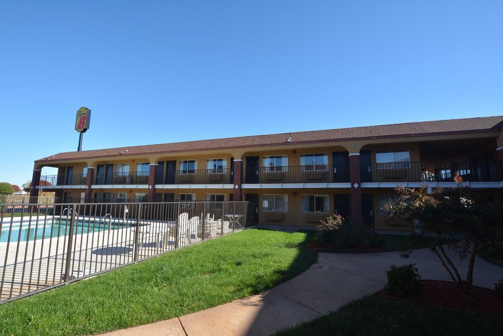 Super 8 By Wyndham Midwest City Ok Eksteriør billede