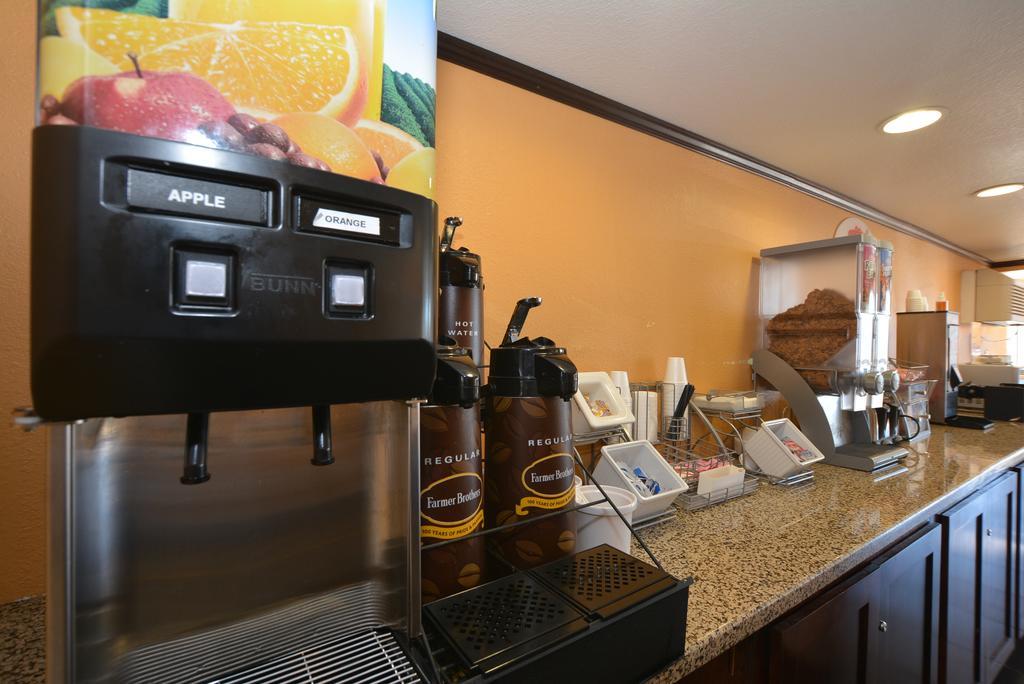 Super 8 By Wyndham Midwest City Ok Eksteriør billede