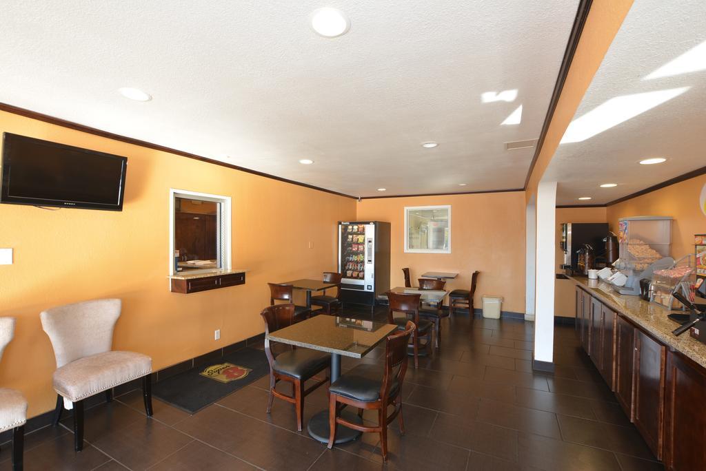 Super 8 By Wyndham Midwest City Ok Eksteriør billede